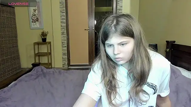Snapshot of Lilly_Jess chatting on October 15, 6:19 pm Lilly Jess online show from October 15, 6:19 pm