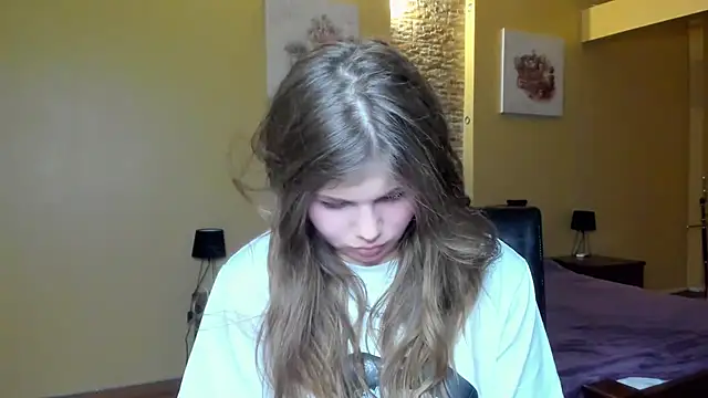 Snapshot of Lilly_Jess chatting on November 20, 6:18 pm Lilly Jess online show from November 20, 6:18 pm