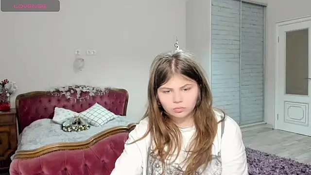 Snapshot of Lilly_Jess chatting on December 21, 8:49 pm Lilly Jess online show from December 21, 8:49 pm