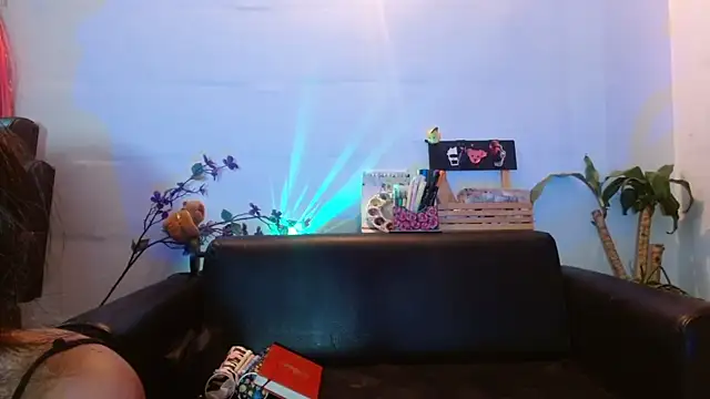 Snapshot of carolinerue chatting on September 22, 11:29 pm carolinerue online show from September 22, 11:29 pm