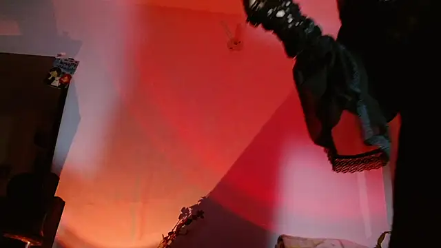 Snapshot of carolinerue chatting on October 23, 9:19 am carolinerue online show from October 23, 9:19 am