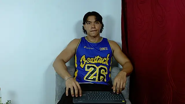 Snapshot of adriel_escalante chatting on October 3, 1:35 am adriel escalante online show from October 3, 1:35 am