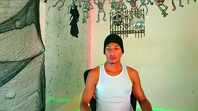 lorian vikel online show from October 4, 9:24 pm