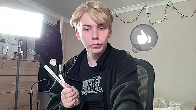 scottishtwink01 online show from September 22, 1:18 am