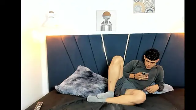 Snapshot of ryan_cum23 chatting on September 12, 11:48 pm ryan cum23 online show from September 12, 11:48 pm