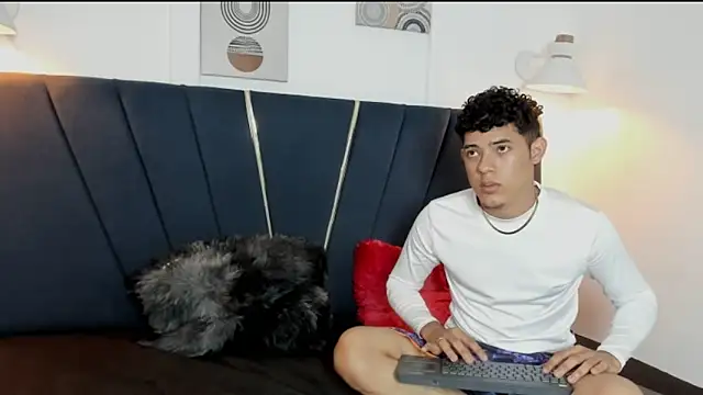 Snapshot of ryan_cum23 chatting on October 31, 3:40 am ryan cum23 online show from October 31, 3:40 am