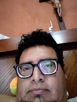 Santiagoqro85 online show from October 29, 7:04 pm