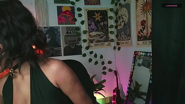 Snapshot of Raven_luv chatting on September 17, 10:00 pm Raven luv online show from September 17, 10:00 pm