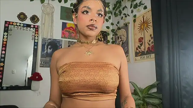 Snapshot of Raven_luv chatting on November 21, 12:54 am Raven luv online show from November 21, 12:54 am