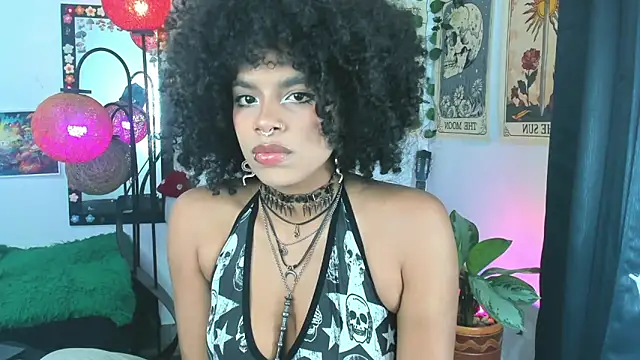 Snapshot of Raven_luv chatting on November 24, 10:31 pm Raven luv online show from November 24, 10:31 pm