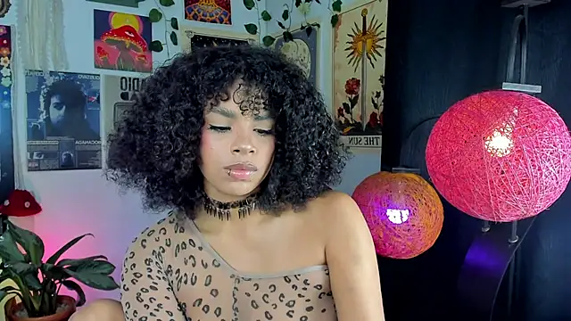 Snapshot of Raven_luv chatting on December 2, 12:38 am Raven luv online show from December 2, 12:38 am