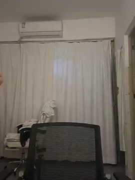 wly2028 online show from October 13, 1:22 pm