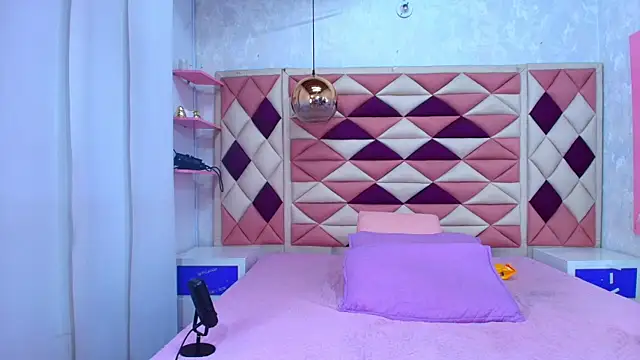 abbyrouss  online show from September 12, 3:06 am