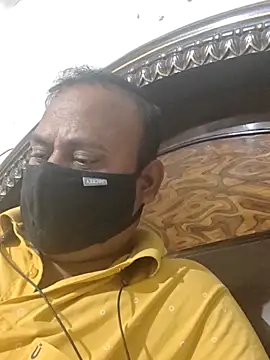 Snapshot of Famit025 chatting on November 24, 1:22 pm Famit025 online show from November 24, 1:22 pm