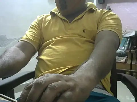 Snapshot of Famit025 chatting on December 17, 6:58 pm Famit025 online show from December 17, 6:58 pm