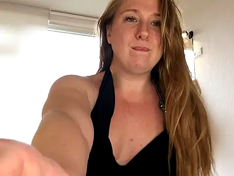 Snapshot of MazySunny chatting on October 12, 3:00 pm MazySunny online show from October 12, 3:00 pm