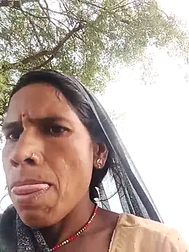 Snapshot of Sm_sanjna chatting on October 21, 8:37 am Sm sanjna online show from October 21, 8:37 am