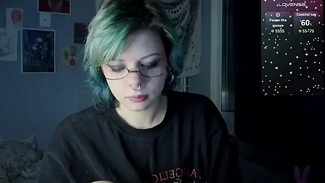 Snapshot of Alice_Zev chatting on October 15, 7:36 pm Alice Zev online show from October 15, 7:36 pm