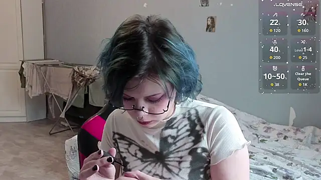 Snapshot of Alice_Zev chatting on November 8, 11:43 am Alice Zev online show from November 8, 11:43 am