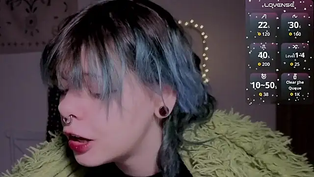 Snapshot of Alice_Zev chatting on December 19, 1:40 pm Alice Zev online show from December 19, 1:40 pm