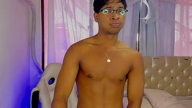 Snapshot of cassian_gold chatting on October 18, 4:19 pm cassian gold online show from October 18, 4:19 pm