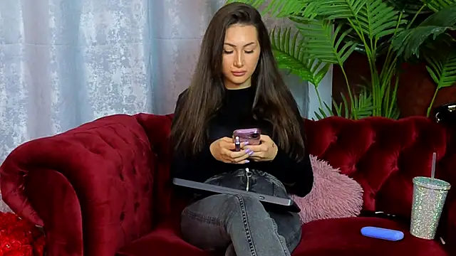 Snapshot of CanndyChloe chatting on October 2, 6:53 am CanndyChloe online show from October 2, 6:53 am