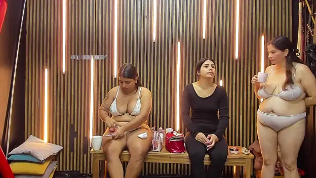 VantablackBDSMShow  online show from April 17, 12:30 pm