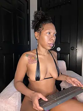 Snapshot of __suki chatting on November 13, 6:18 pm suki online show from November 13, 6:18 pm