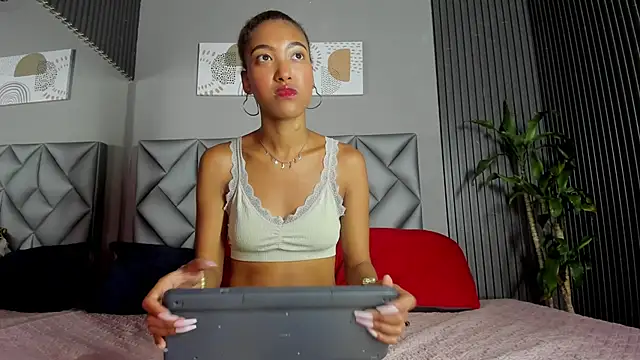 Alisha Ebonyy online show from October 1, 12:00 pm