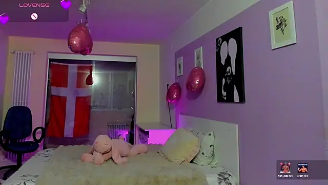 dark summer online show from February 28, 4:19 pm