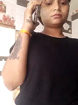 Hot-Pooja25 online show from April 26, 2:09 am