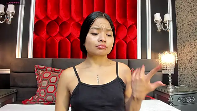 SharonBonet online show from December 16, 11:15 am