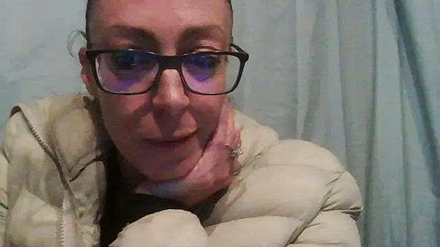 Snapshot of Astrid3 chatting on November 18, 10:14 pm Astrid3 online show from November 18, 10:14 pm