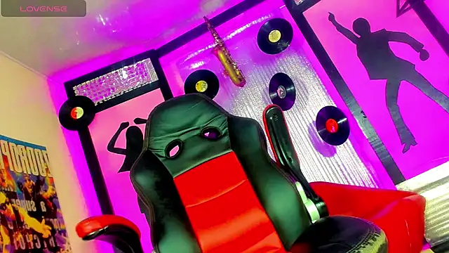 Snapshot of Alondra_Campbell chatting on October 17, 3:20 am Alondra Campbell online show from October 17, 3:20 am