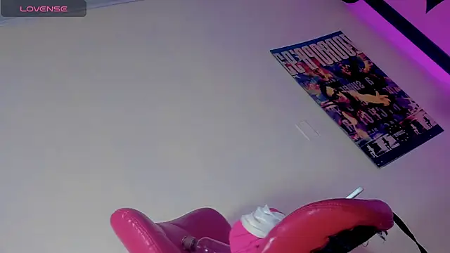 Snapshot of Alondra_Campbell chatting on October 31, 3:29 am Alondra Campbell online show from October 31, 3:29 am