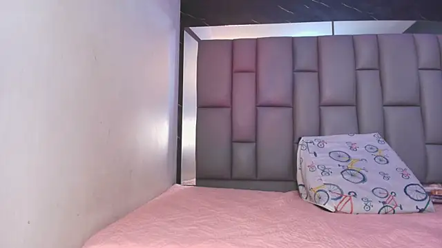 kissme luna online show from November 18, 7:18 pm