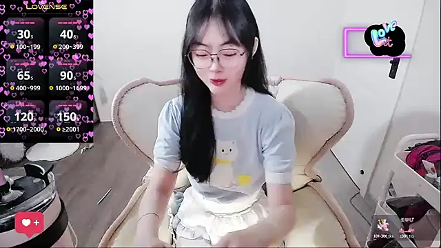 baby-yaya20 online show from April 13, 9:04 am