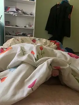 Snapshot of mystery420_ chatting on October 3, 12:24 pm mystery420 online show from October 3, 12:24 pm