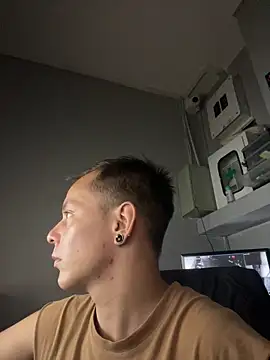 dimitryivanovv online show from October 6, 8:34 am