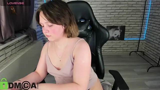 Mila  Cutee online show from November 26, 9:32 am