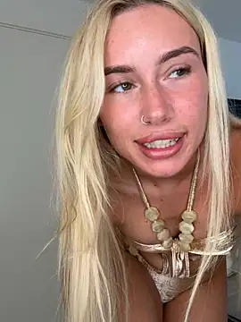 SexySaraxxoo online show from June 3, 11:24 am