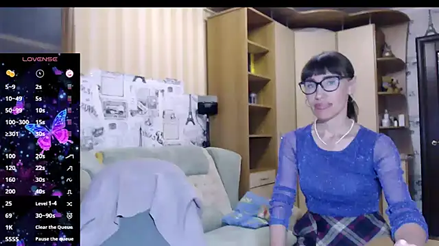 Snapshot of Two_Sisters chatting on September 13, 11:43 am Two Sisters online show from September 13, 11:43 am