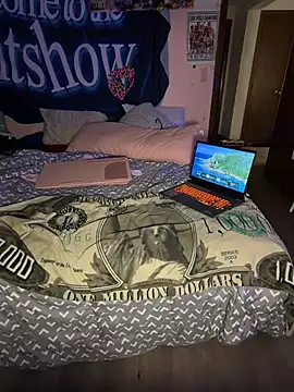 Snapshot of shortywidaphatty chatting on November 9, 9:35 pm shortywidaphatty online show from November 9, 9:35 pm