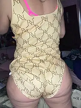 Snapshot of shortywidaphatty chatting on December 3, 6:28 pm shortywidaphatty online show from December 3, 6:28 pm