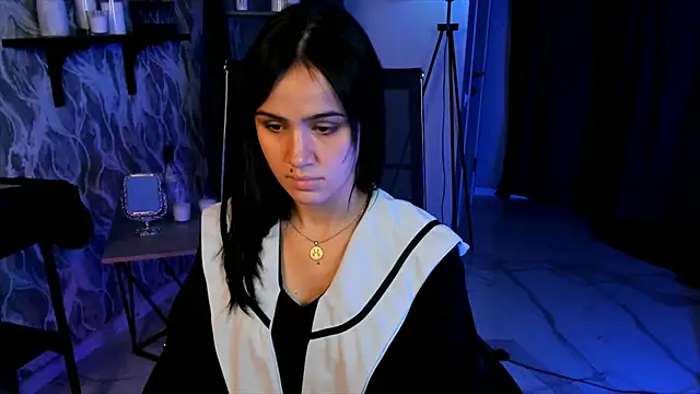 MonicaFarmer online show from September 21, 9:05 pm