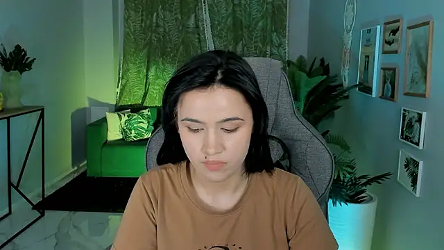 MonicaFarmer online show from February 21, 11:50 pm