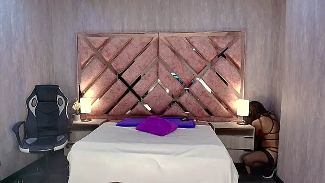 ANABELL BROWN online show from November 11, 7:36 pm