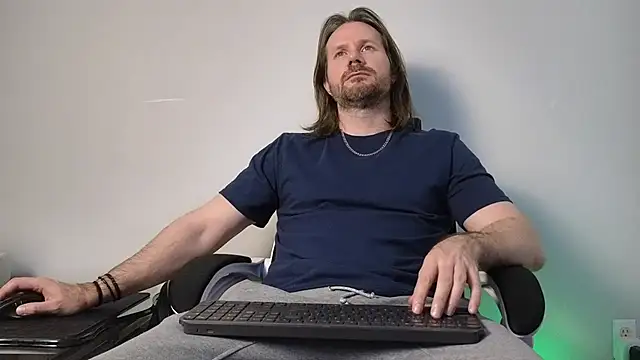 Snapshot of AlbinoAdonis chatting on December 19, 8:16 pm AlbinoAdonis online show from December 19, 8:16 pm