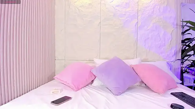 Snapshot of Isabellax21 chatting on October 29, 4:15 am Isabellax21 online show from October 29, 4:15 am