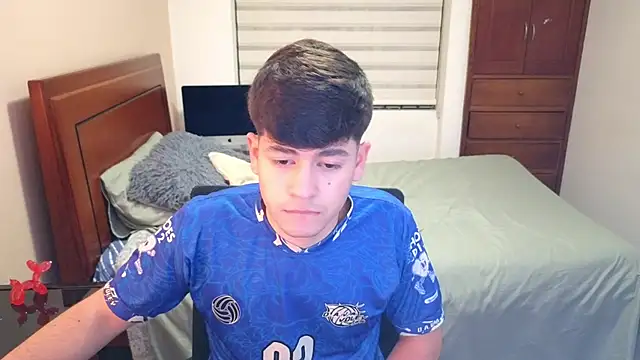 Snapshot of tightncuteass chatting on October 29, 12:24 am tightncuteass online show from October 29, 12:24 am